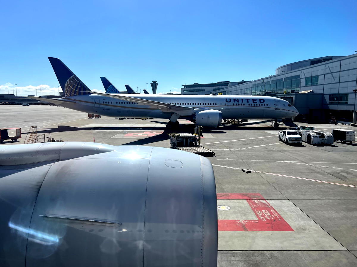 airline-loyalty-programs:-who-should-be-rewarded-most?